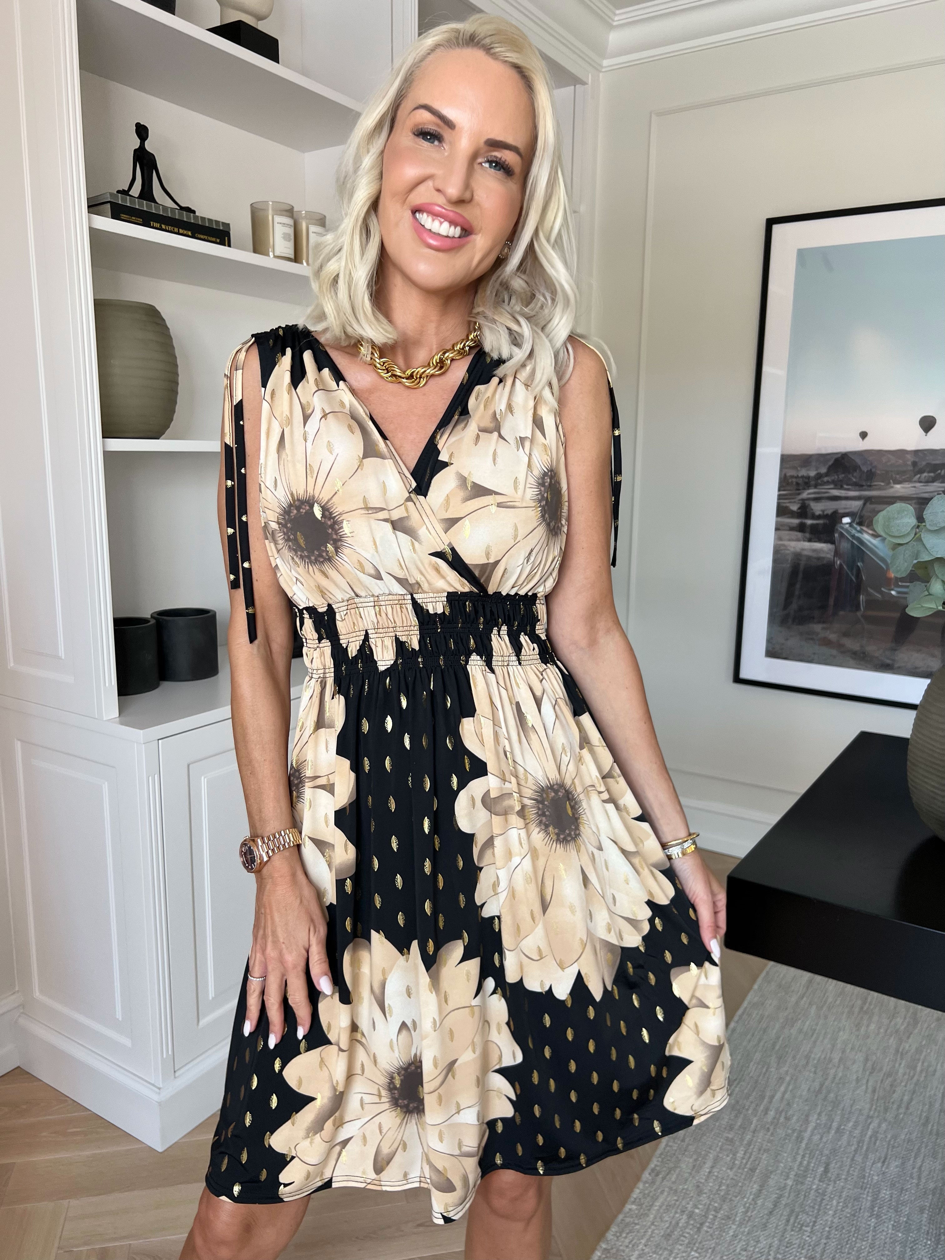 Pams Eden Short - Kort elastisk kjole med blomster og guld detaljer